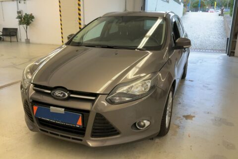 Ford Focus 1.600 cm. 150 KM